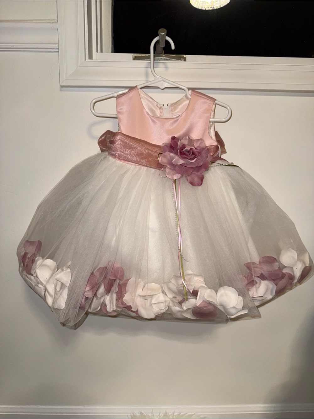 Pink and White Flower Petal Tulle Dress for Girls New with Tags size 12 months